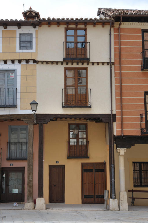 El Balcon De La Catedral Apartman El Burgo De Osma Kültér fotó